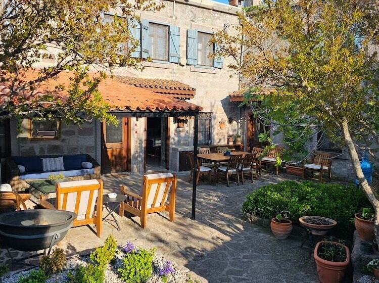 פנסיון Assos Nar Konak