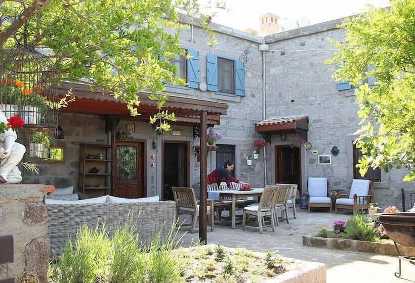 פנסיון Assos Nar Konak