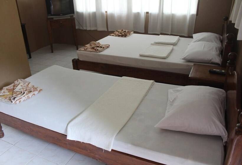 펜션 Coron Village Lodge