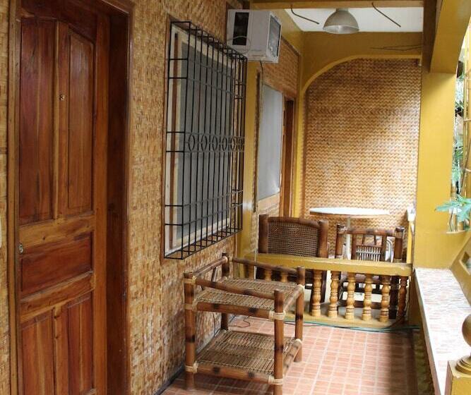 Pensjonat Escurel Inn