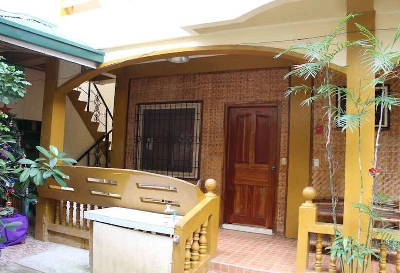 Pensjonat Escurel Inn