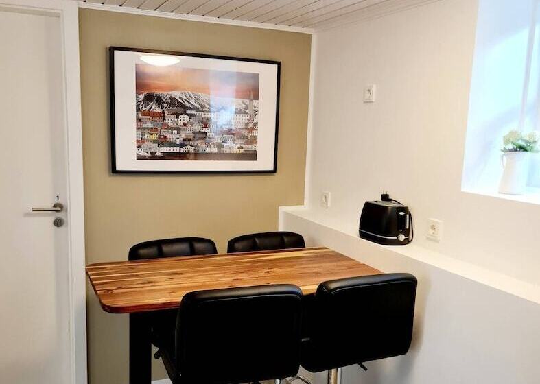 پانسیون Grettir Guesthouse