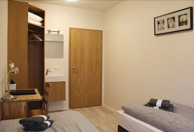 پانسیون Kef Guesthouse By Keflavik Airport