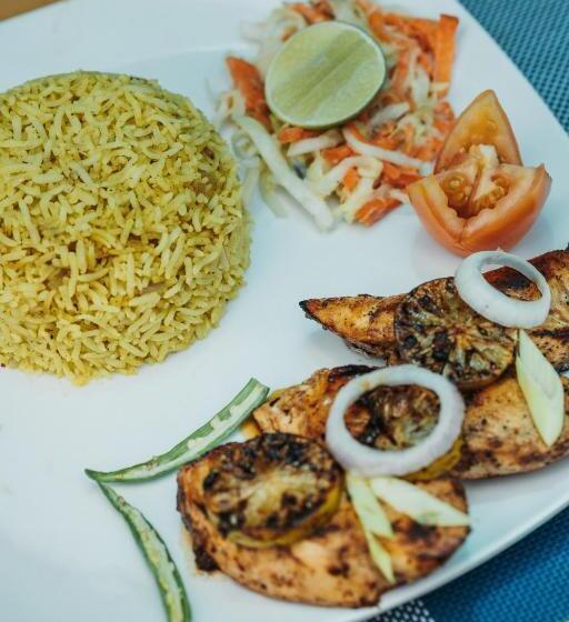 پانسیون Maamadi Boutique