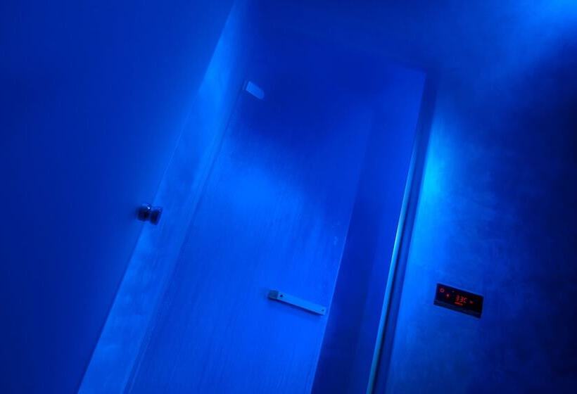 پانسیون Neptune Luxury Suites