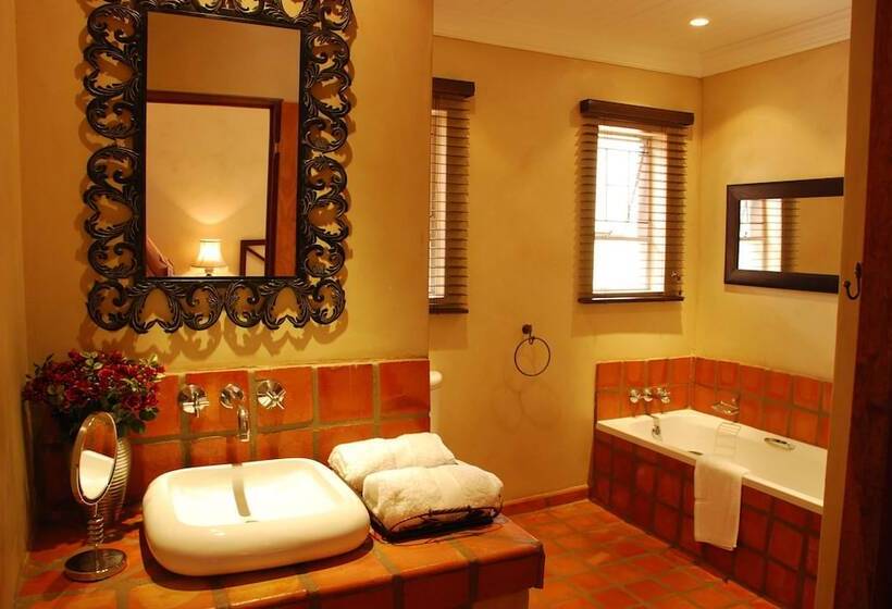 פנסיון Opikopi Guest House