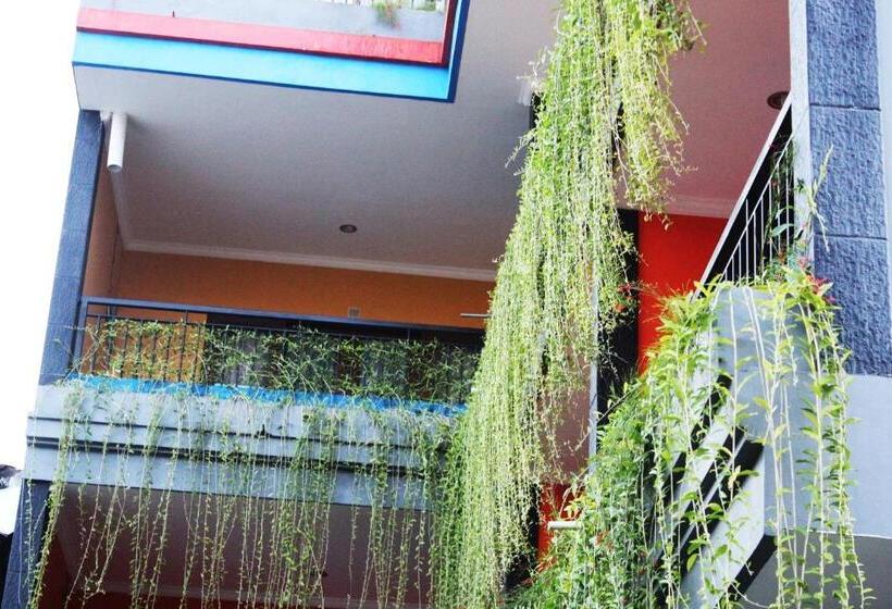 펜션 Rena Segara House Kuta