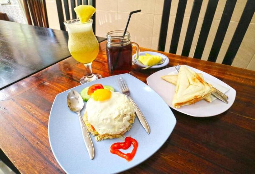 ペンション Rena Segara House Kuta