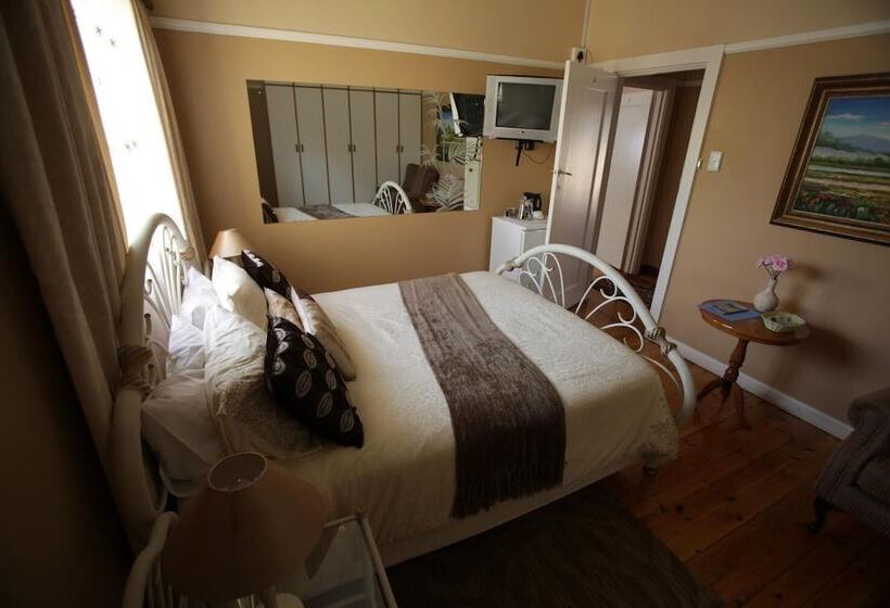 פנסיון Rose Petals Guest House