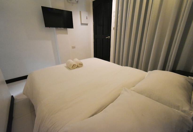 پانسیون Swiftlets Inn