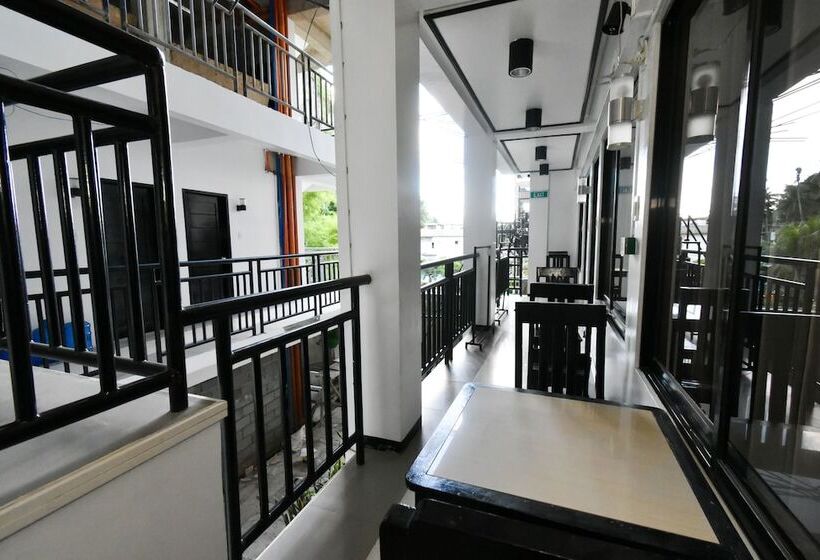 پانسیون Swiftlets Inn