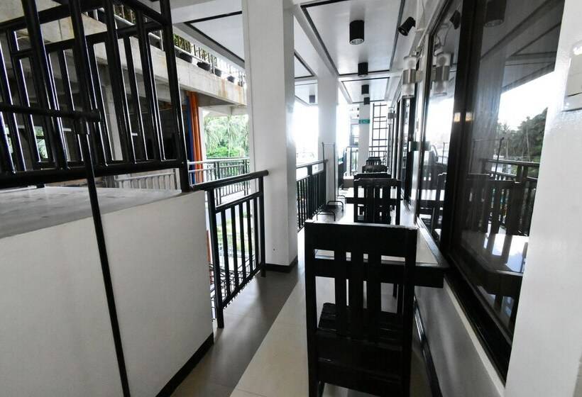 پانسیون Swiftlets Inn