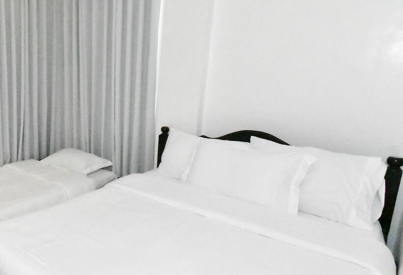 پانسیون Swiftlets Inn