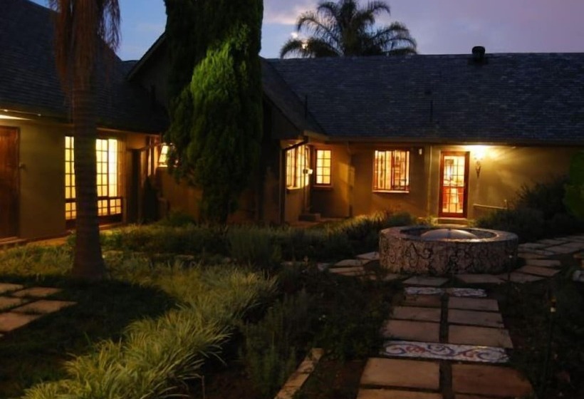 פנסיון The Wardrobe Guest House