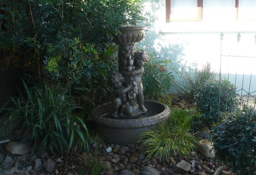 פנסיון Villa Jana Guesthouse