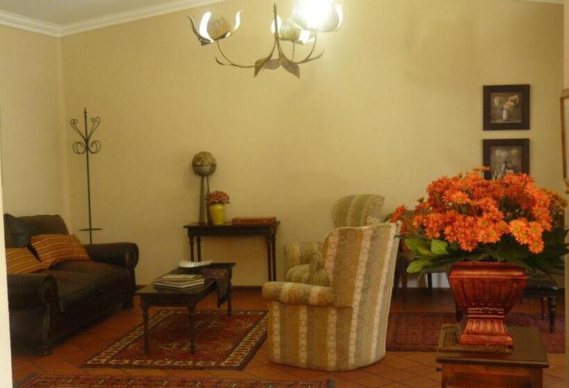 פנסיון Villa Jana Guesthouse