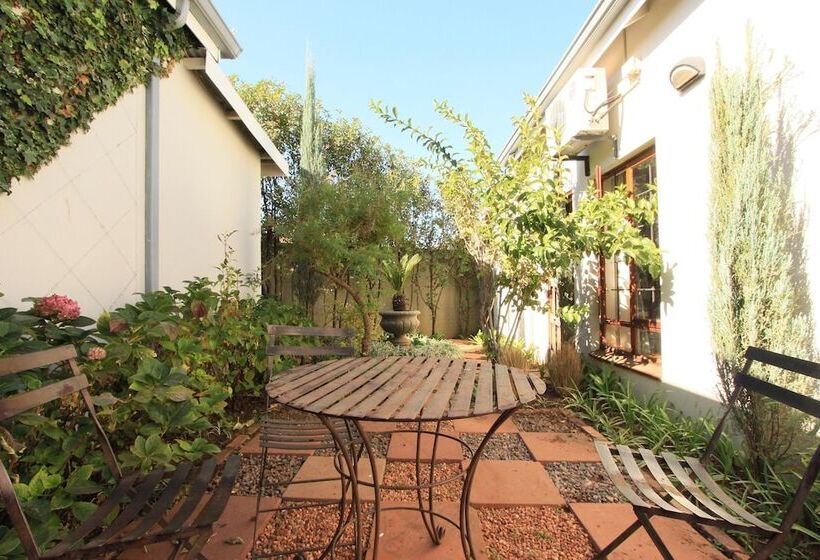 פנסיון Villa Jana Guesthouse