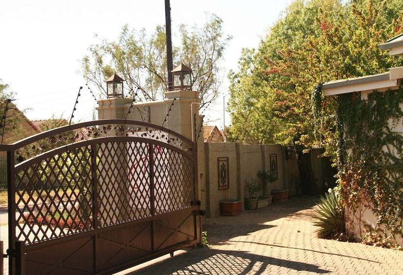 פנסיון Villa Jana Guesthouse