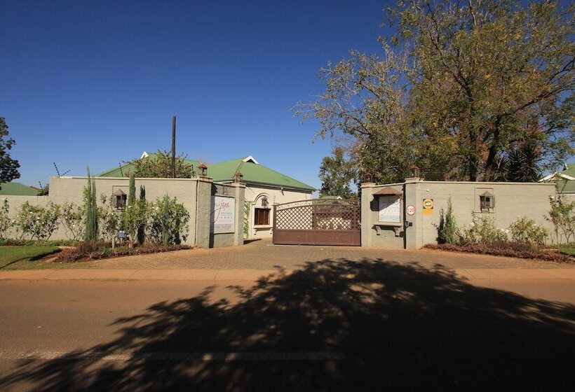 פנסיון Villa Jana Guesthouse