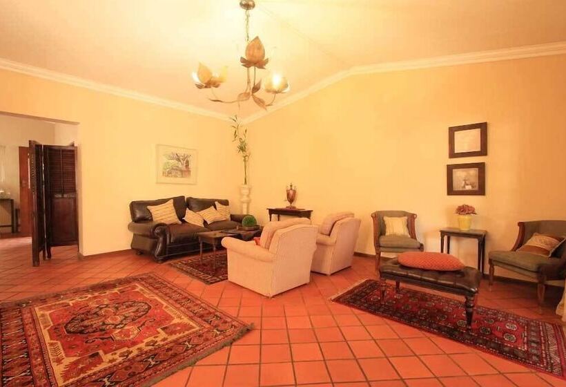 פנסיון Villa Jana Guesthouse