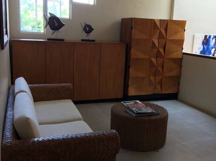 استراحتگاه Chateau By The Sea