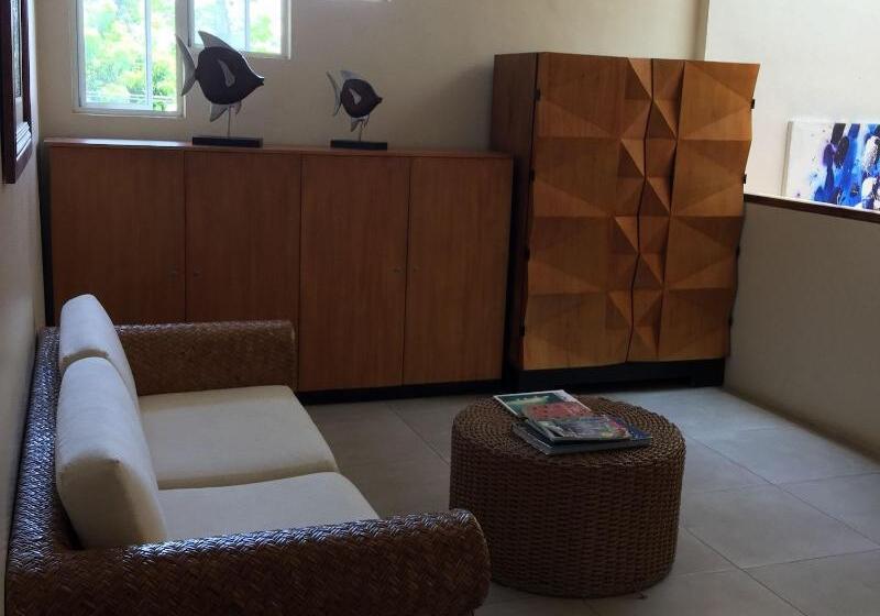 استراحتگاه Chateau By The Sea