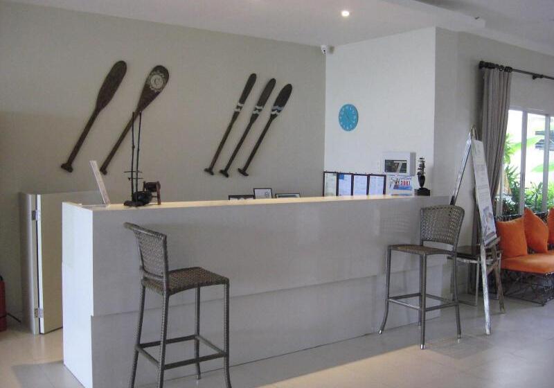 استراحتگاه Chateau By The Sea