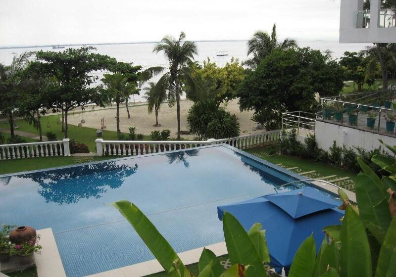 استراحتگاه Chateau By The Sea