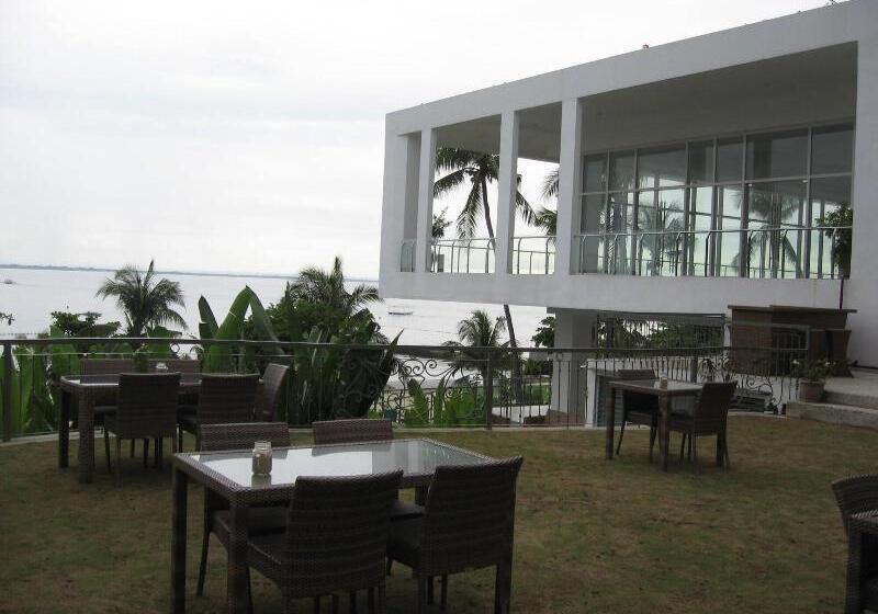 استراحتگاه Chateau By The Sea