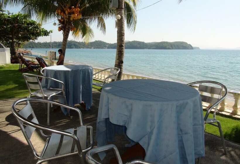 Squares Cafe And Apartments