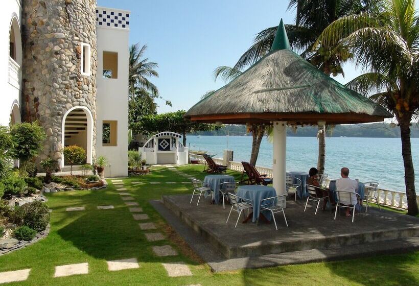 Squares Cafe And Apartments