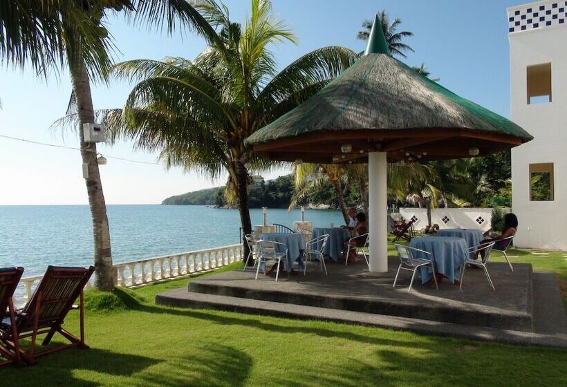 Squares Cafe And Apartments