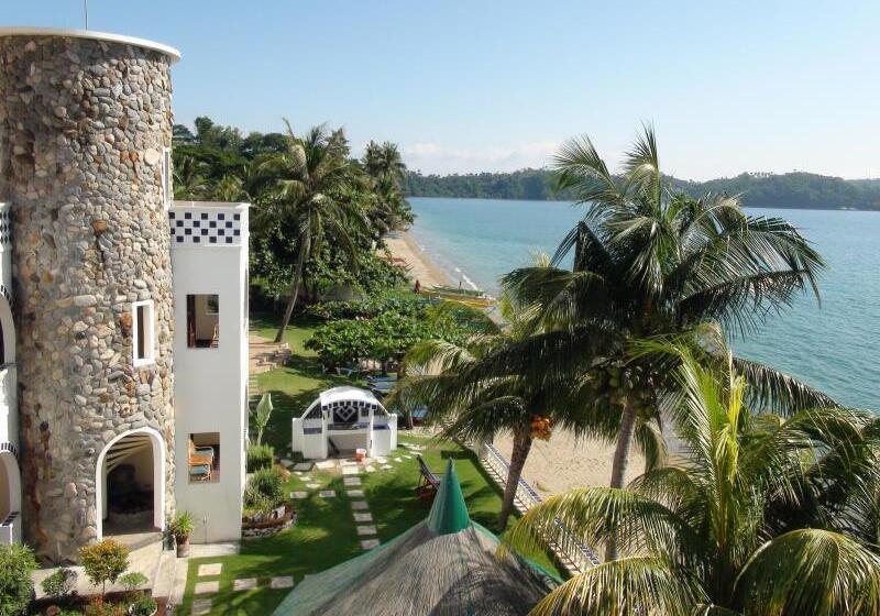 Squares Cafe And Apartments