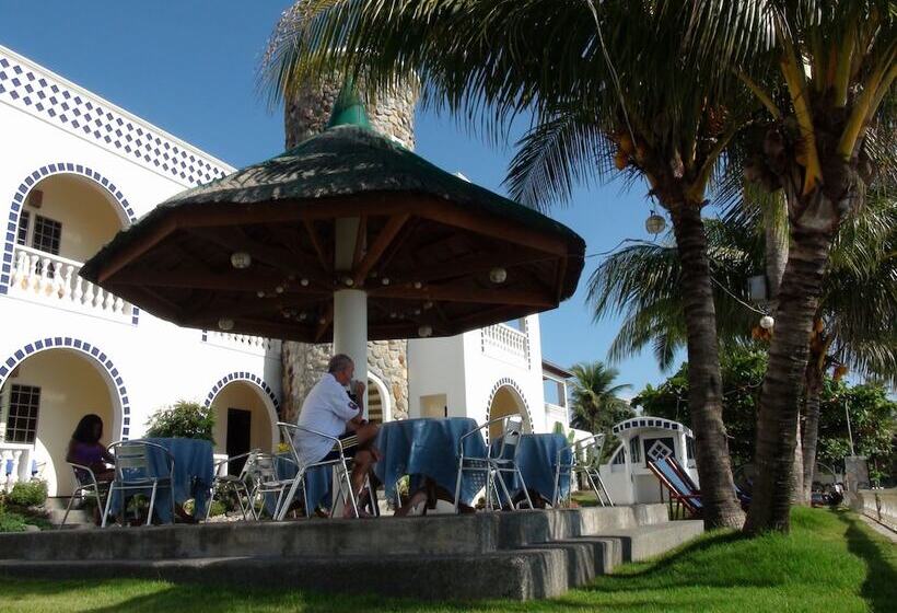 Squares Cafe And Apartments