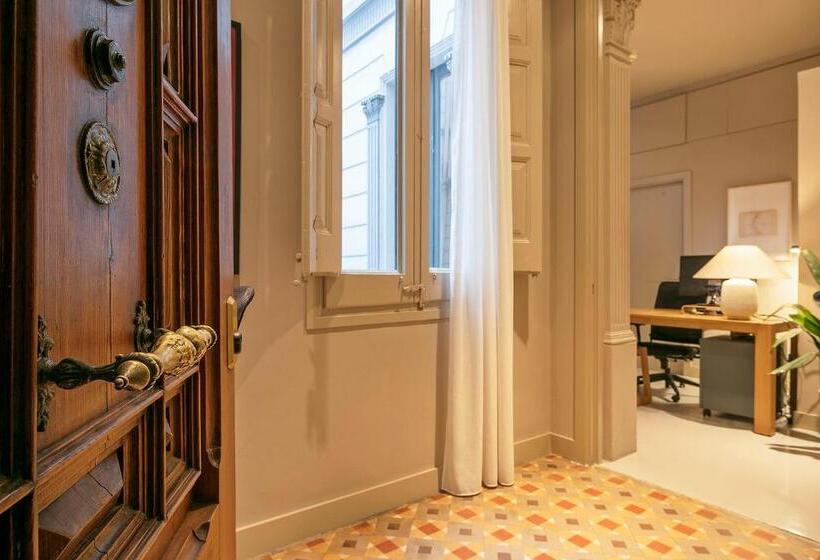 Uma Suites Pau Claris