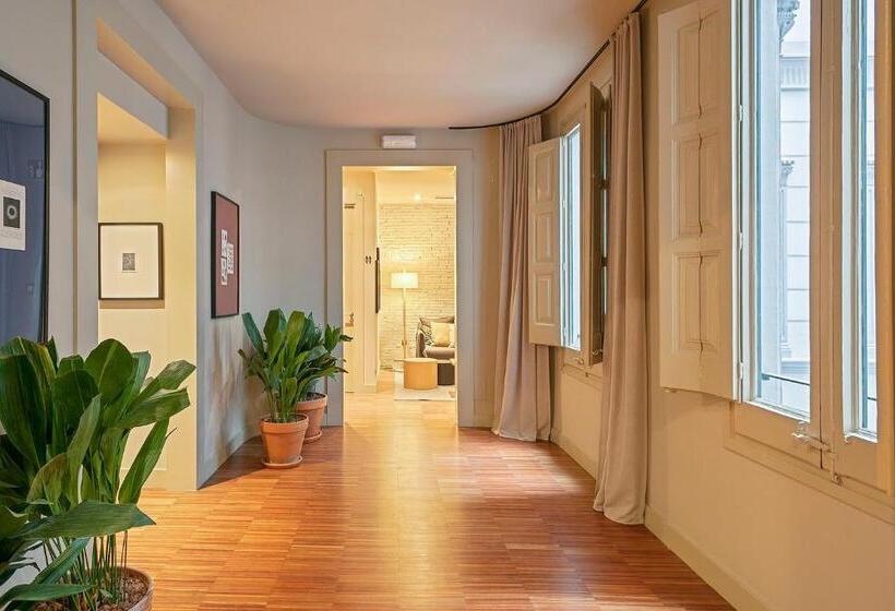 Uma Suites Pau Claris