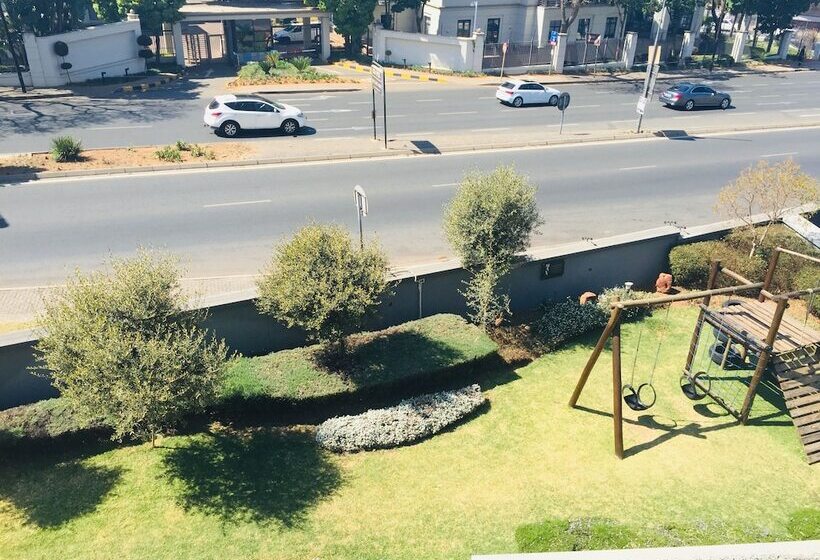 Max Executive Apartments