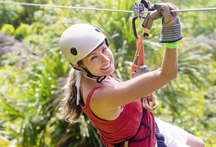 هاستل Beach Escape Resort