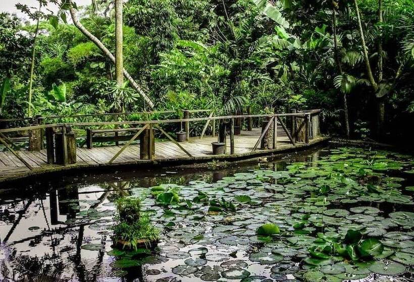 هاستل Beach Escape Resort