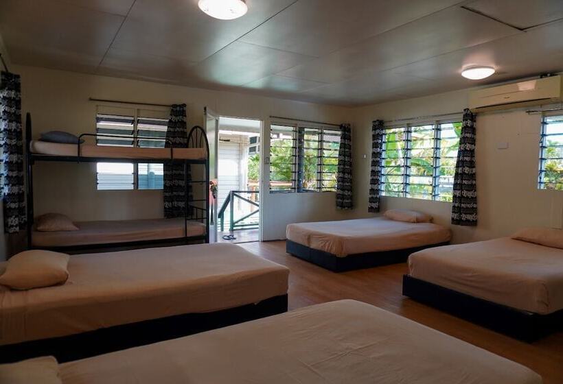 هاستل Beach Escape Resort