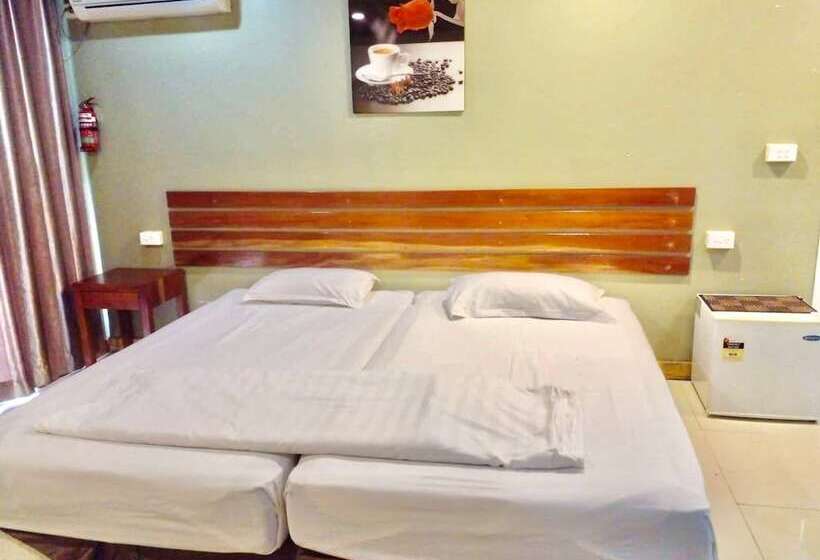 هاستل Beach Escape Resort