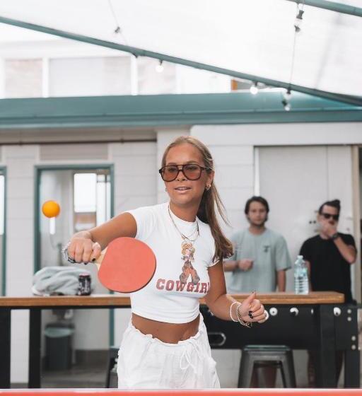 Общежитие Budds In Surfers Backpackers