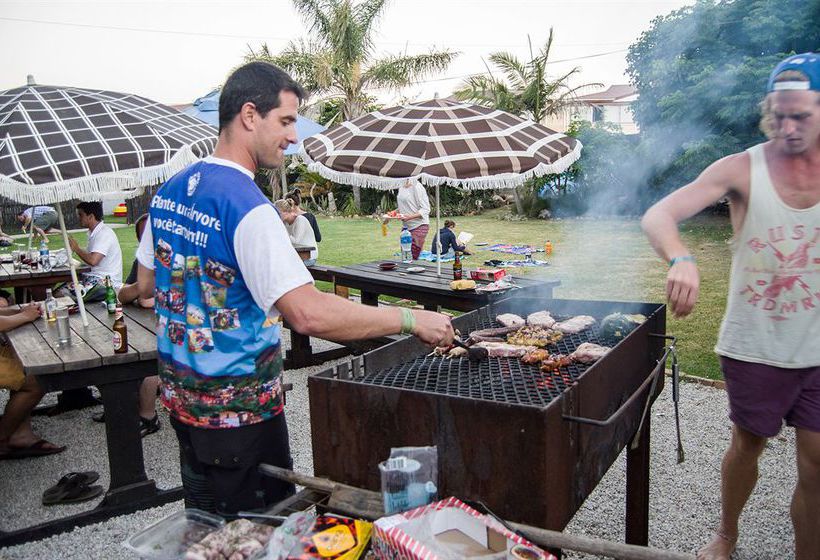 הוסטל Hard Rock Backpackers