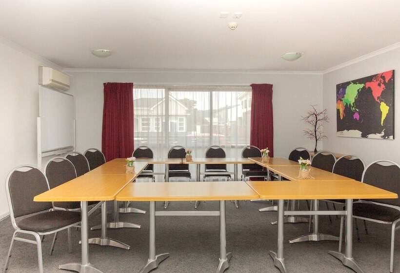 Bks Premier Motel Esplanade