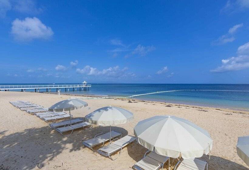 Fusaki Beach Resort Hotel & Villas