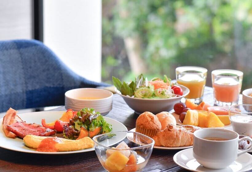 Fusaki Beach Resort Hotel & Villas