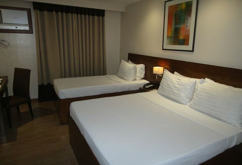 Golden Prince Hotel & Suites