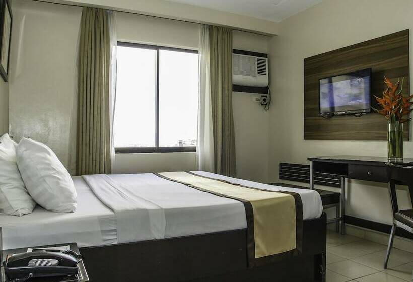 Golden Prince Hotel & Suites