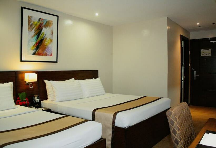 Golden Prince Hotel & Suites