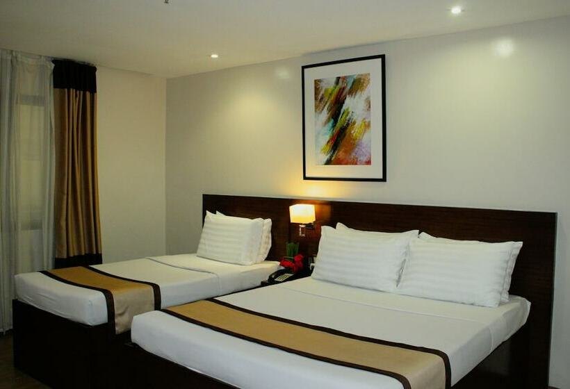 Golden Prince Hotel & Suites